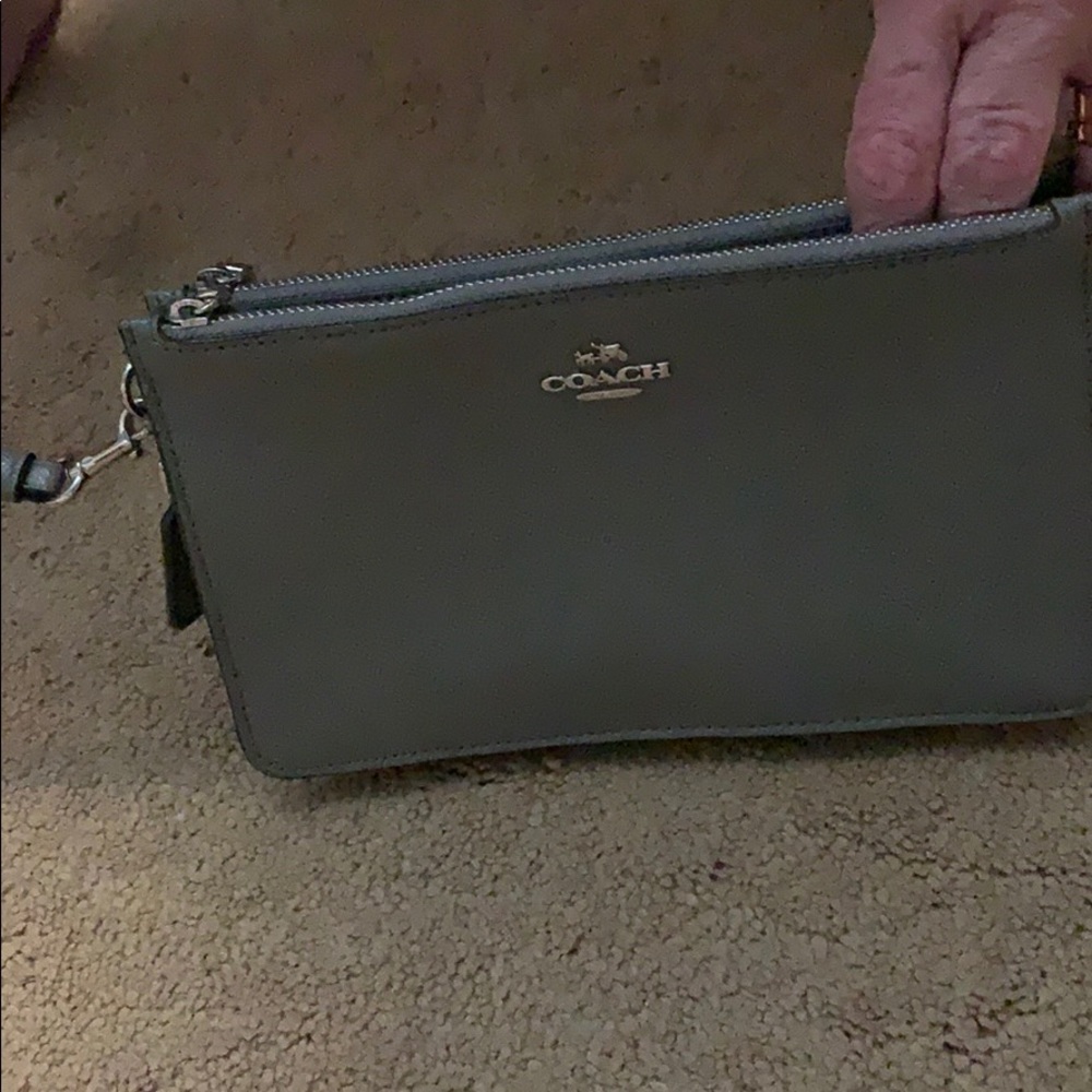 COACH DOUBLE ZIP WALLET